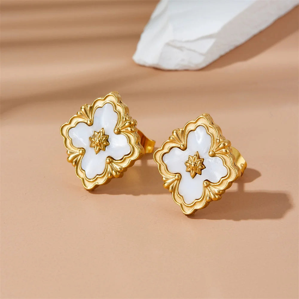 Collar Trébol Blanco - Con Aretes💧