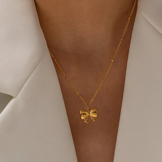 Coquette bow golden necklace💧