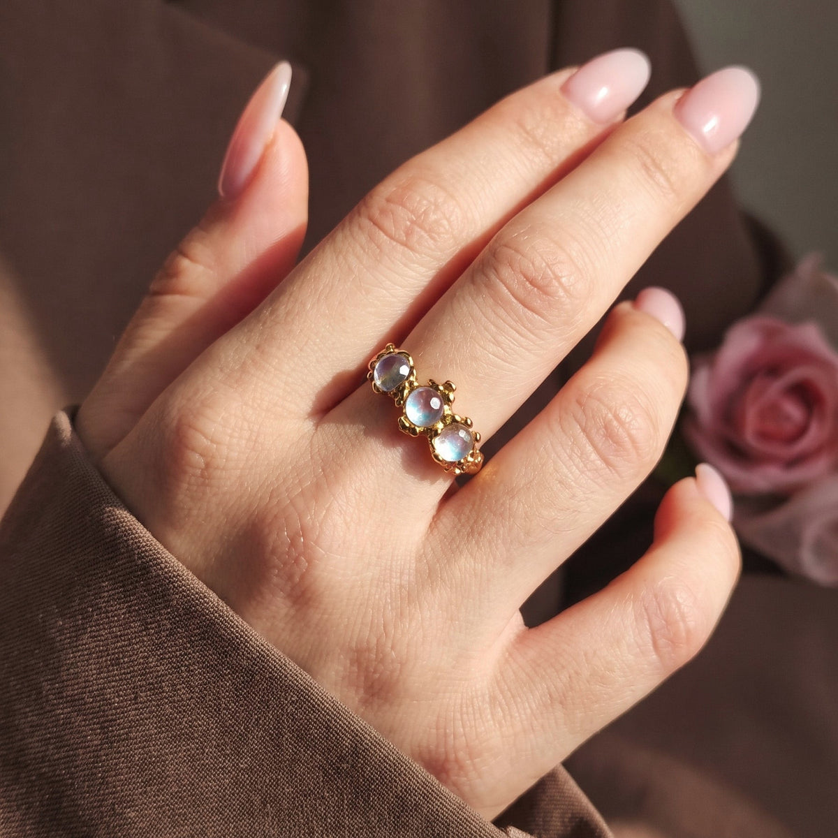 Anillo Lyara