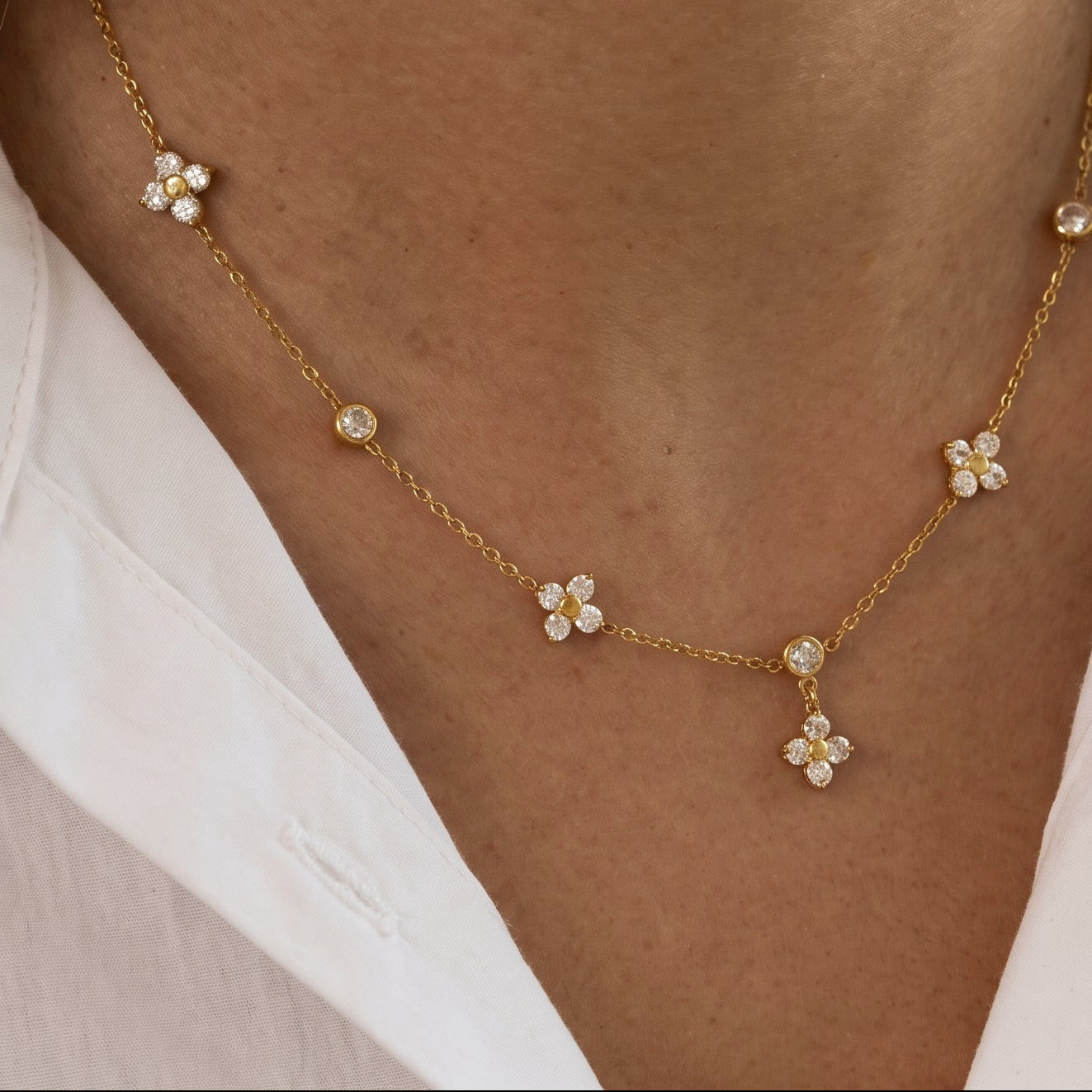 Collar Clover