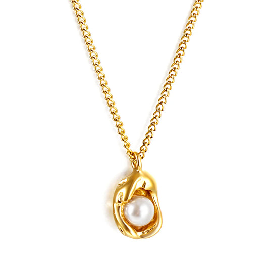 Islae pearl golden necklace💧