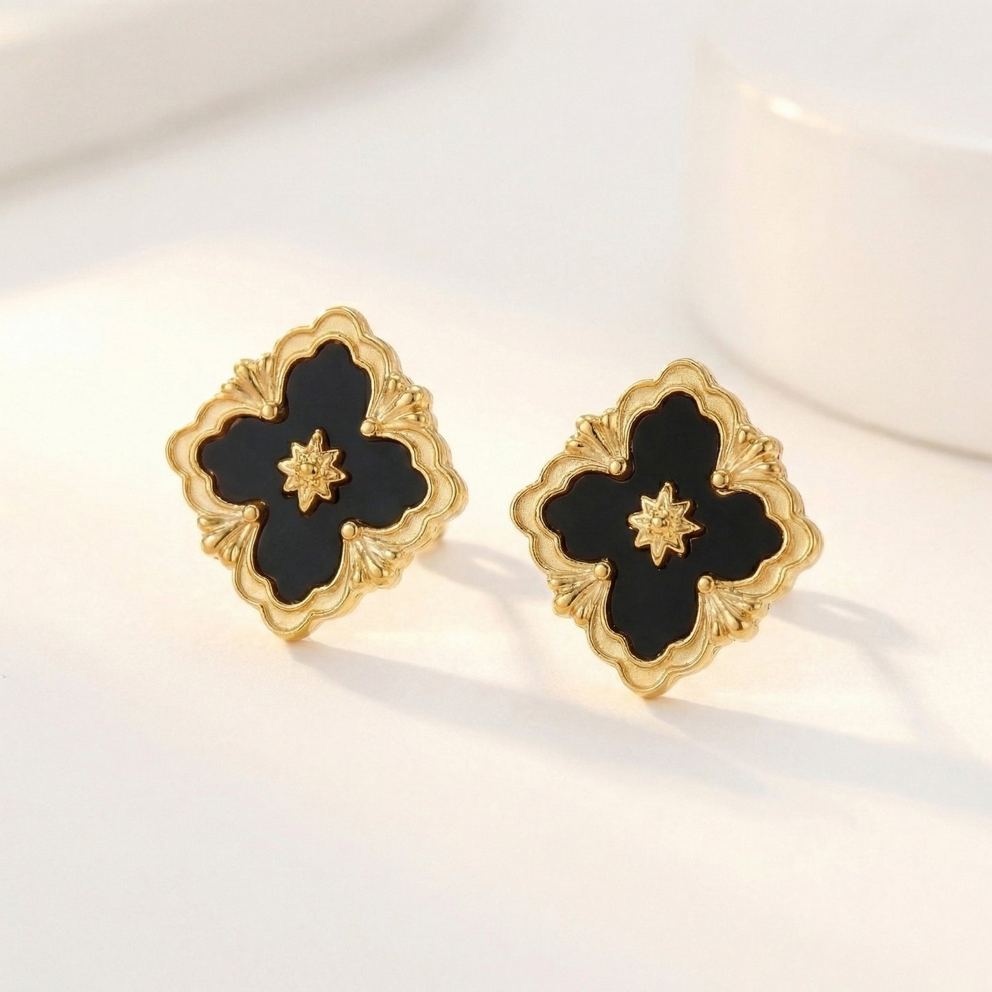 Collar Trébol Negro - Con Aretes💧