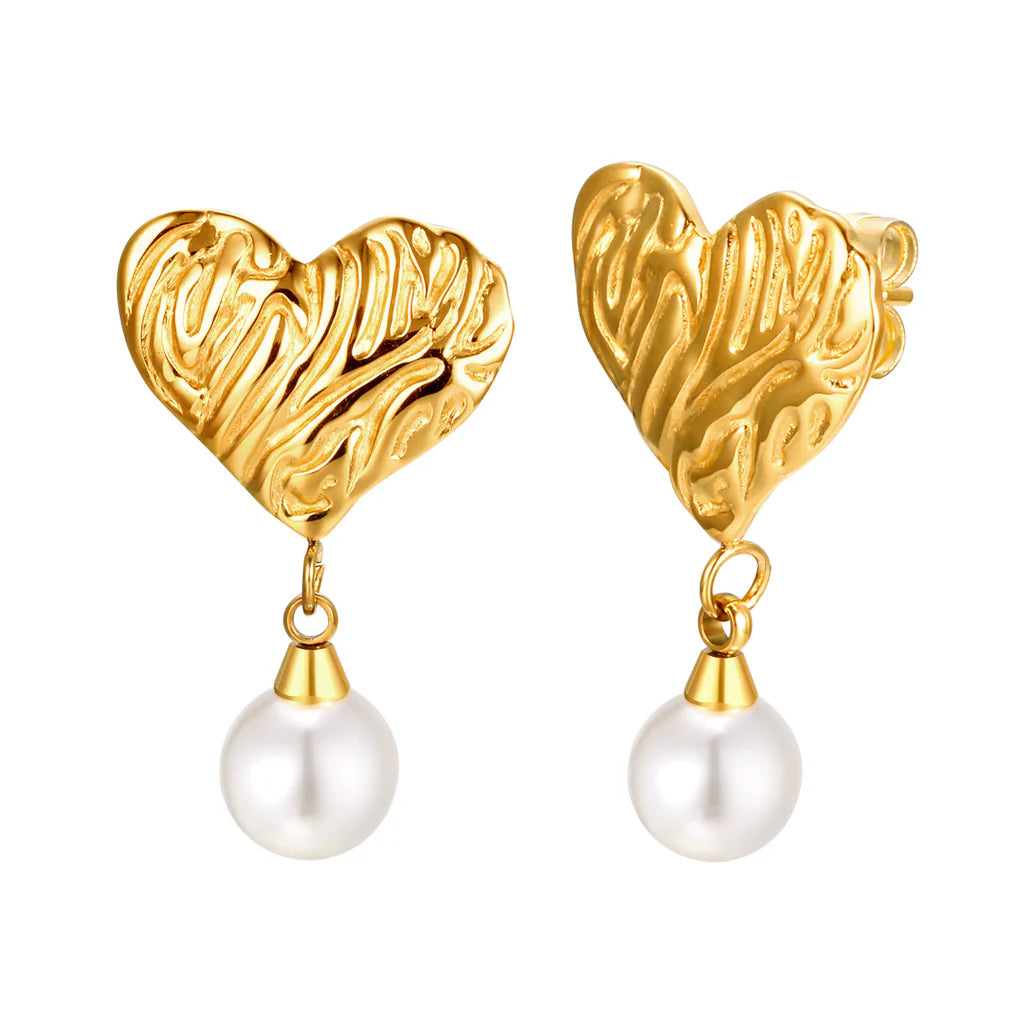 Aretes de corazón con perla