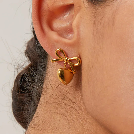 Bow & heart golden earrings