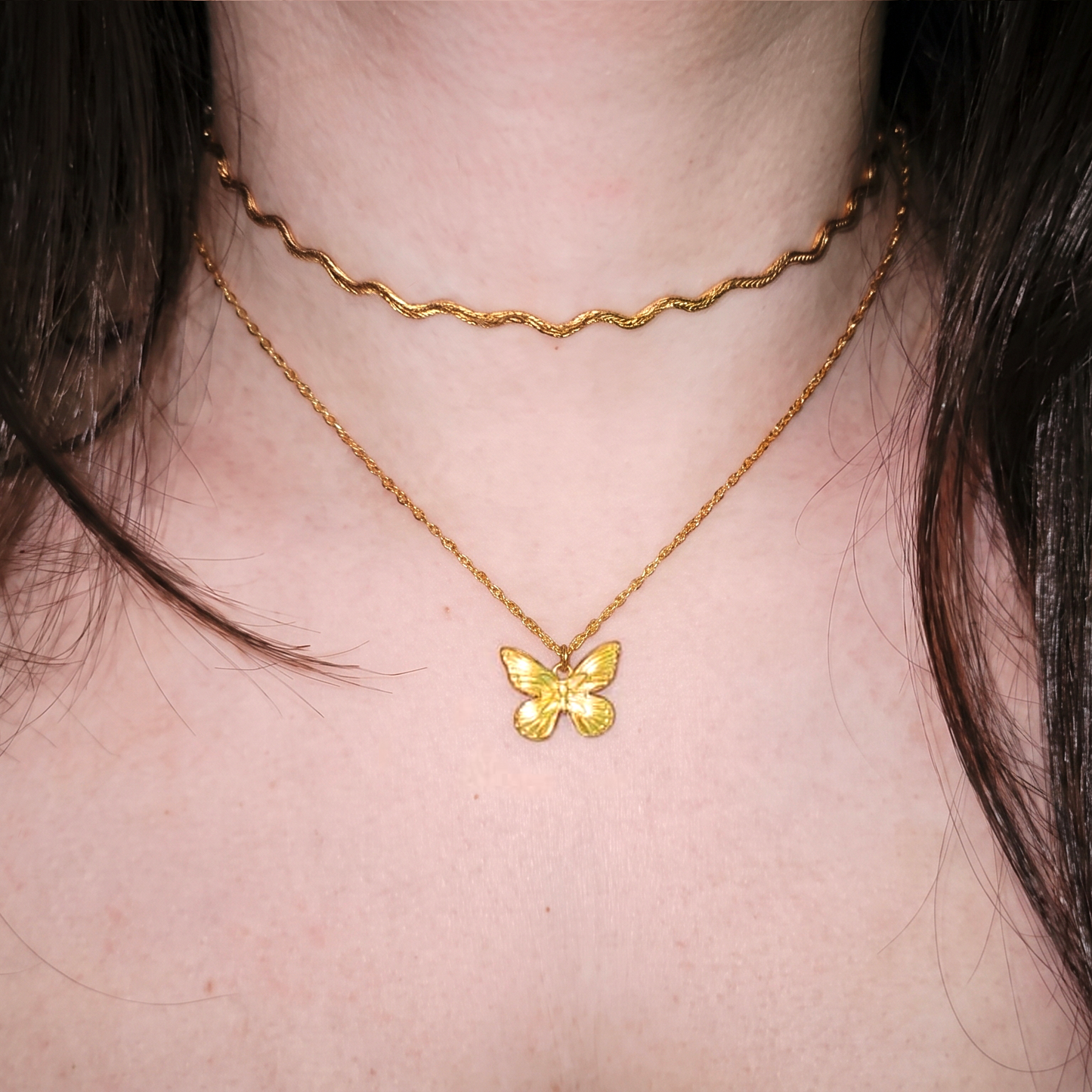 Collar de Mariposa Dorada Elya