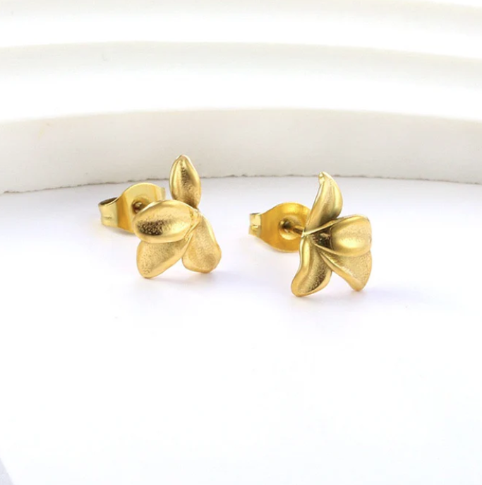 Altheara mini petals earrings