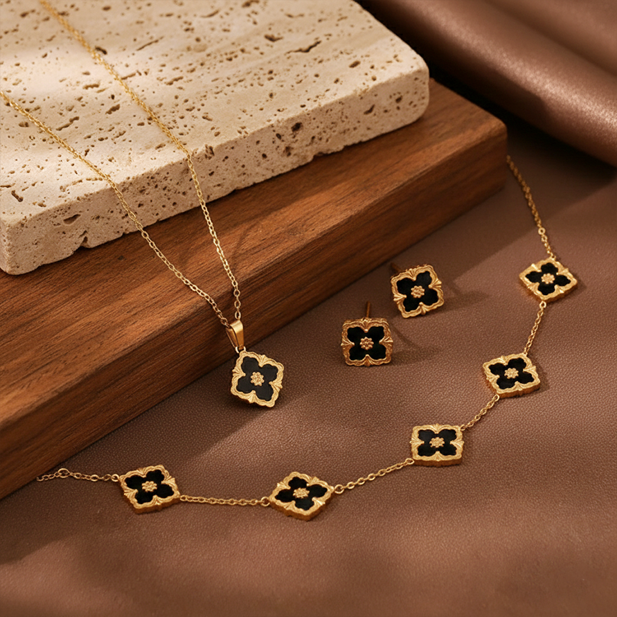 Set de Trébol en Negro Inaya