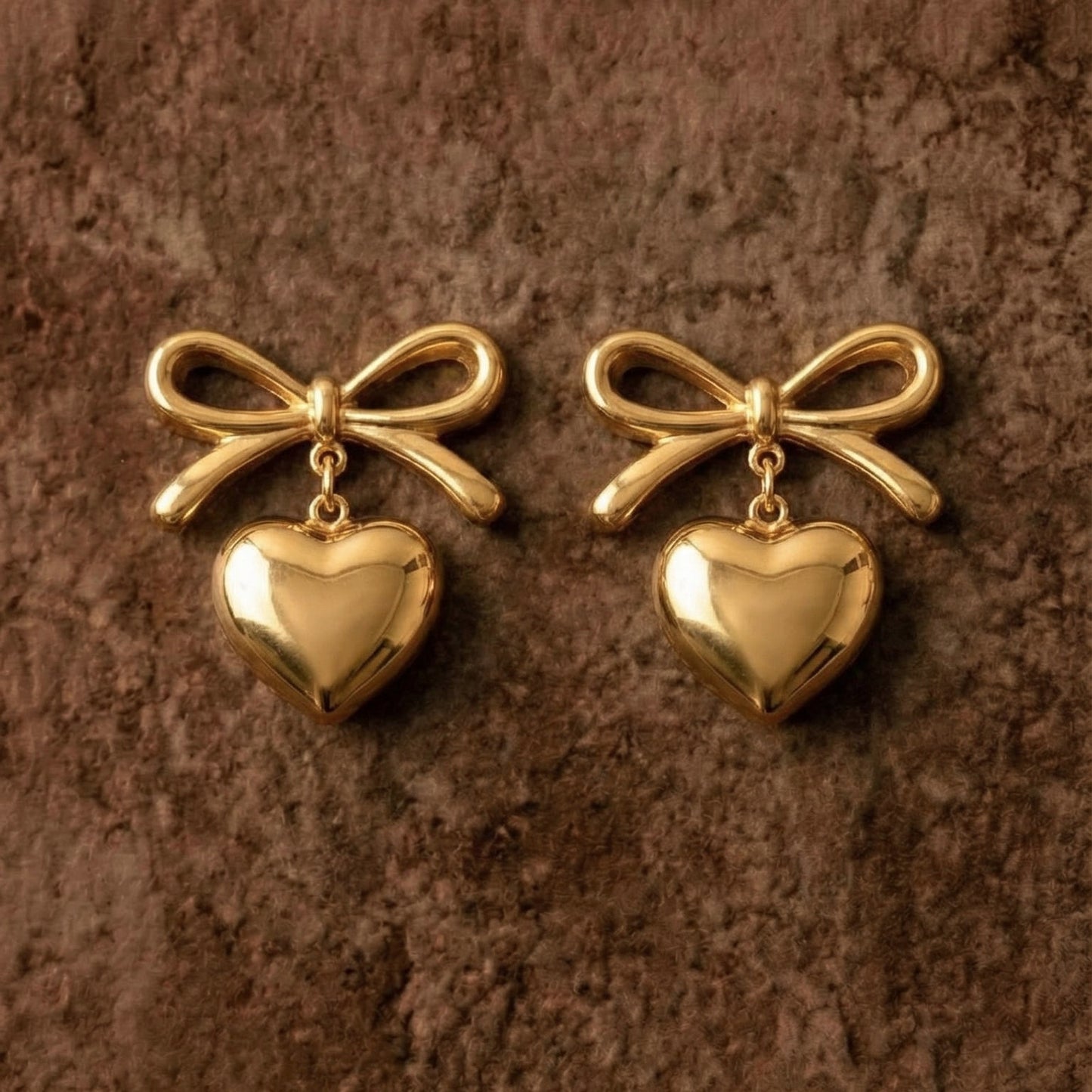 Bow & heart golden earrings💧